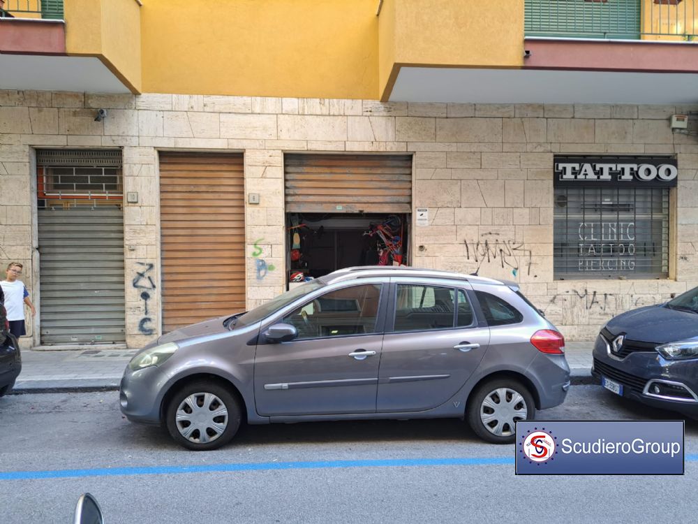 BOX AUTO Vendita SALERNO ( CENTRO)